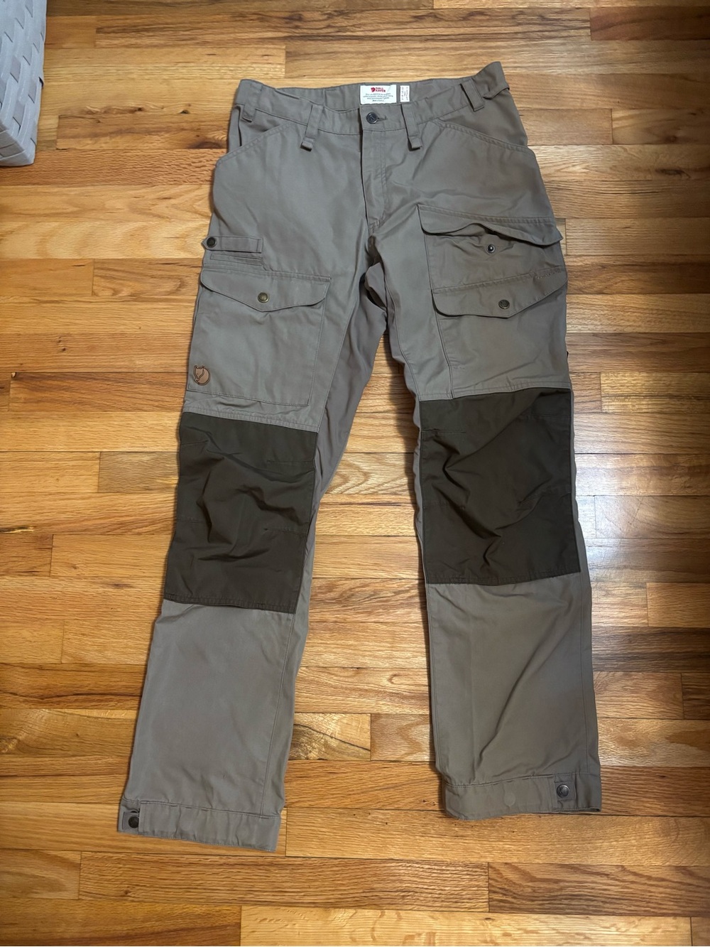Fjallraven Men's Two-Tone Cargo Pants - Taupe with Dark Olive Knee Panels